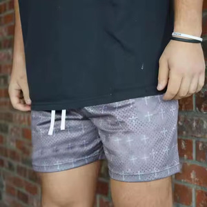 Shorts décontractés pour hommes gris à imprimé géométrique, séchage rapide, avec cordon de serrage, en tissu satiné, taille mi-haute - Product Image 3