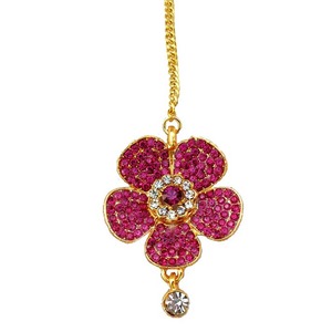 Elegante Maang Tikka con Flores de Pedrería, Piedra Central Verde y Cristal Colgante para Accesorio de Pelo de Boda - Product Image 2