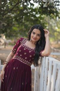 Robe Anarkali longue brodée bordeaux pour femme, tenue traditionnelle indienne et pakistanaise pour mariage, en polyester, coupe ample, toutes saisons - Product Image 4