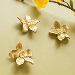 <b>Brass</b> Flower <b>Knobs</b> Nordic Style Kitchen & Cabinet Handles Drawer Pulls Wardrobe <b>Knobs</b> - Product Image 1