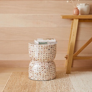 Tabouret en nacre écologique fait main, table d'appoint mosaïque sablier, incrustation de coquillages blancs, mobilier en gros, décoration intérieure - Product Image 1