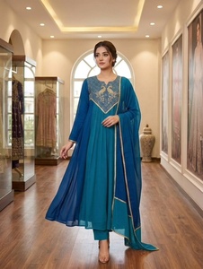 Traje Anarkali Azul Bordado en Chanderi con Manga Larga, Vestido Línea A, Estilo Clásico Indio, de Proveedor Indio - Product Image 1