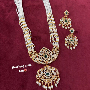 Ensemble Collier et Boucles d'Oreilles de Haute Qualité, Style Traditionnel Tempal Laxmi, Plaqué Or, Motif Floral, avec Strass en Cristal, pour Fête Ethnique - Product Image 1