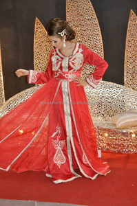 Caftán rojo de cuello redondo estilo vestido largo con bordado de plata y trabajo de encaje con cinturón más popular en Dubai - Product Image 2
