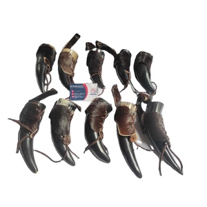 Cuerno de Búfalo Auténtico Vikingo, Cuerno para Beber de Moda, de Alta Demanda y Tendencia, con Soporte de Cuero de Cabra, Estilo Vikingo Ragnar - Product Image 1