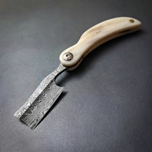 Single Blade <b>Razor</b> With Damascus Steel Blade And Buffalo Horn Handle For Face and <b>Head</b> Shaving - Product Image 6