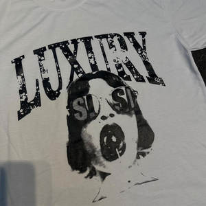 บริการ OEM เสื้อยืดเปล่าพิมพ์ลายตามสั่งสำหรับผู้ชาย คอกลม ทรงโอเวอร์ไซส์ ช้อปปิ้งออนไลน์ที่ร้านขายเสื้อยืดของผู้ผลิต - Product Image 4