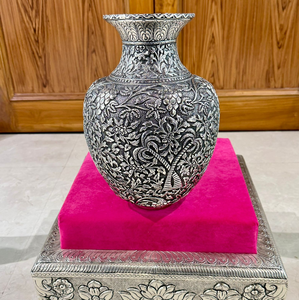 Jarrón de Flores con Diseño de Jungla Plateado en Plata de Alta Calidad para Decoración de Sala de Estar u Oficina - Product Image 2