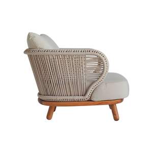 Chaise en teck massif artisanale avec tressage en rotin naturel – Sièges élégants et modernes pour villas, cafés et projets hôteliers - Product Image 6