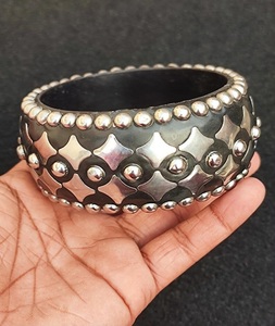 Brazalete de Madera Hecho a Mano, Joyería de Moda, Marca F S INTERNAONAL de Uttar Pradesh - Product Image 2