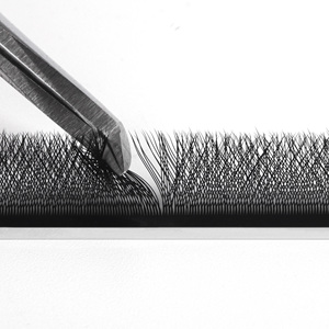 Extensions de cils Charmlash en gros, extensions de cils YY, courbure LC, cils volumineux, longueur 4-25 mm, noir mat, effet volume 0.05 0.07 - Product Image 4