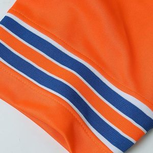 Camiseta de Fútbol Naranja para Hombre, Cuello en V, Manga Corta, 100% Algodón, Malla Sublimada Transpirable, Corte Regular, Personalizable para Equipo - Product Image 3