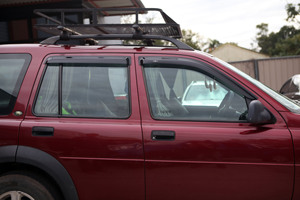 Déflecteurs de vitres pare-pluie pour Freelander 5 portes 96~06 - Product Image 2