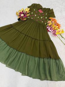 Lanzamiento de Nuestro Vestido de Algodón Mull con Hermoso Trabajo Maggam: Donde la Elegancia se Une a la Comodidad - Product Image 3
