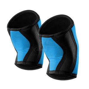 Fabricada con tela resistente para un uso prolongado, esta rodillera apoya el movimiento al tiempo que reduce el dolor. - Product Image 2