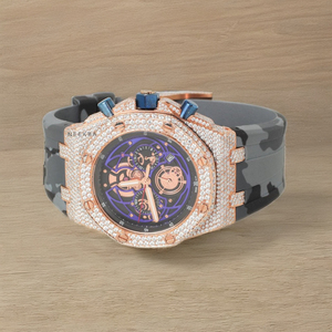 Montre de sport Moissanite avec bracelet en caoutchouc noir à motif camouflage, engrenages visibles et sous-cadrans de chronographe, fabriquée à la main en Inde - Product Image 1