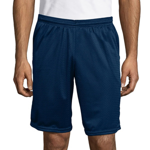 Shorts de basketball personnalisés en maille double couche noire à motif flamme, impression numérique OEM ODM, séchage rapide, fermeture à cordon, tenue d'équipe pour hommes adultes - Product Image 1
