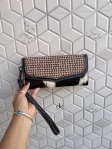 Cartera de mano de cuero tallado a mano de alta calidad 2026, elegante, de piel con pelo, multiusos, estilo western, para mujer, para uso diario. - Product Image 5