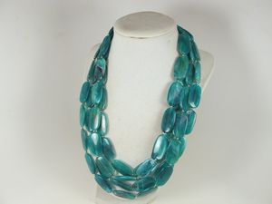 Resin Necklace Designed With Minimal Yet Attractive Artistic Look Lightweight Jewelry Suitable For Daily Wear Office Styling - Product Image 3