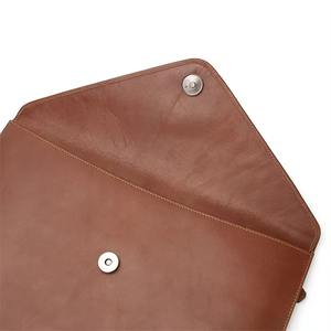 Sac à bandoulière moderne en cuir véritable souple de luxe fait main avec logo personnalisé pour homme, pochette pour ordinateur portable portable de haute qualité, vente en gros - Product Image 2