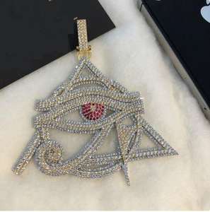 Collar de Lujo con Colgante Ojo de Horus con Incrustaciones de Moissanita VVS, Joyería Hip Hop, Chapado en Oro - Product Image 2