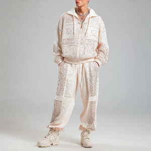 ชุดวอร์มผู้ชายประดับเพชรเทียมแบบกำหนดเอง เสื้อฮู้ดแบบสวมหัวสำหรับฤดูหนาว กางเกงวอร์มประดับเพชรเทียม ชุดจ็อกเกอร์ 450 ชิ้น ชุดวอร์มทรงหลวมประดับเพชรเทียมสำหรับผู้ชาย - Product Image 5