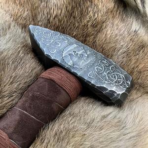 Marteau Viking Berserker en Acier Forgé Artisanal Personnalisé Steel Craft International, Gravé à la Main, Qualité Industrielle, Manche en Hickory, Clou OEM 100% Haute Qualité - Product Image 3