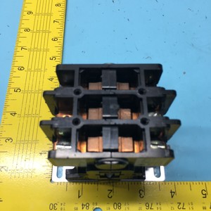 Contactor de 3 Polos TELEMECANIQUE 2200EB330EA, 171759 - Equipo y Piezas de Semiconductores de Confianza de Global Legacy - Product Image 1