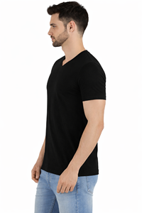 Camiseta clásica premium negra con cuello en V que realza el escote sin perder el encanto atemporal - Product Image 2