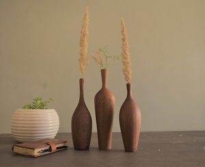 Ensemble de vases de sol en bois de noyer faits à la main pour mariage, décoration intérieure de style mid-century - Product Image 1