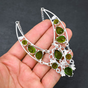 Customized Handmade Elegant 925 Sterling Silver Teardrop Green Peridot Design Necklace Garnet Gemstone Bezel Setting For Women - Product Image 4
