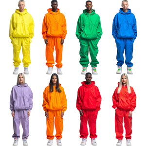 ชุดวอร์มกันน้ำแบบ unisex มีฮู้ด สีพื้น สไตล์สตรีทแวร์ ชุดสองชิ้น กันลม กันฝน สำหรับผู้ชายและผู้หญิง - Product Image 1