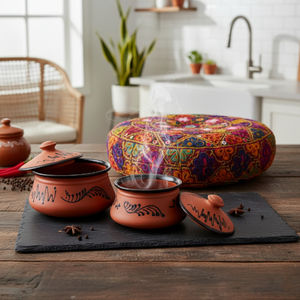 Ollas y tapas de barro terracota pintadas a mano SwamiG TradeX, resistentes al calor, antiadherentes y ecológicas (vajilla decorativa) - Product Image 3