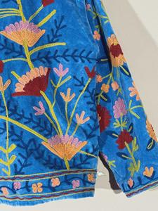 Chaqueta Étnica de Invierno para Mujer, de Terciopelo Tejido con Bordado Floral Azul, Manga Larga, Ecológica, Regalo para Ella, Abrigo Suzani - Product Image 3