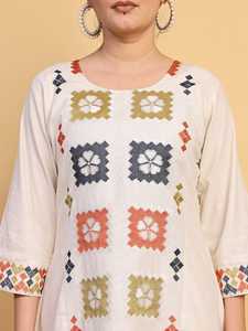 Ensemble de costume palazzo brodé en pur coton pour femme avec dentelle, haut doublé et bas assorti - Product Image 4