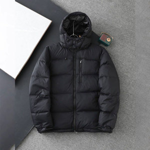 Veste matelassée sur mesure pour homme, col montant, fermeture éclair, tissu respirant avec logo personnalisé - Product Image 2