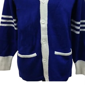 Suéter Cárdigan Personalizado para Hombre, Cuello en V, Invierno, Lana Acrílica de Alta Calidad, con Cierre de Botones Cubiertos - Product Image 3