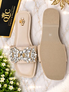 Sandales plates à strass pour femme, mules ouvertes beige à bout carré, confortables avec bride avant et arrière, décontractées pour l'été - Product Image 3