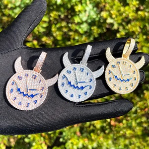 Collier pendentif argenté plaqué rhodium style hip-hop pour homme Demon Time Iced Out, idéal pour les soirées - Product Image 6