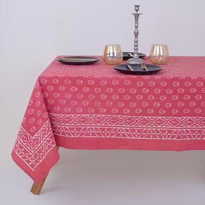 Nappe de table élégante faite à la main avec impression Dabu, en pur coton, moderne, écologique, personnalisable et réutilisable - Product Image 1