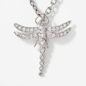 Collier libellule délicat en or blanc 14 carats avec diamant de laboratoire taillé de 0,60 ct, pendentif certifié IGI de qualité supérieure pour tous les jours et les fêtes - Product Image 2