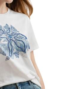 Camiseta Blanca Personalizada para Mujer con Estampado Floral Azul, de Algodón Suave, Manga Corta, Estilo Casual, Holgada, para Verano - Product Image 4