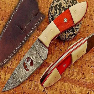 Cuchillo de caza OEM Wirecut de acero de Damasco, tipo Skinner, mango de madera, hoja fija, para camping, actividades al aire libre y EDC, con funda de cuero. - Product Image 1