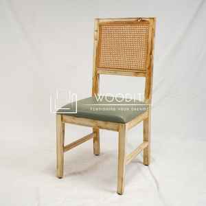 Nuevo Diseño Moderno de Mediados de Siglo 2026 para Decoración del Hogar, Respaldo de Mimbre de Ratán 100% Natural, Patas de Madera Maciza, Asiento Tapizado en Cuero Suave - Product Image 1