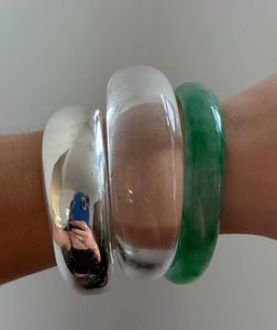 Bracelet jonc en résine acrylique transparente 100 % fait main, style vintage unisexe, sans nickel, sans plomb, design unique, tendance pour les fêtes - Product Image 2