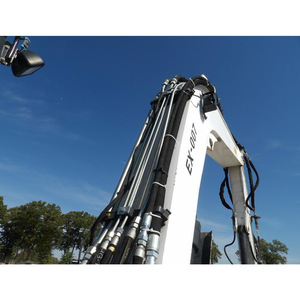Excavatrice compacte de 8,5 tonnes pour applications utilitaires et travaux routiers - Product Image 4