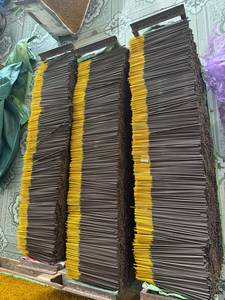 Varillas de Incienso de Sándalo Negro Natural, Agarbatti Premium de Larga Duración, Hechas a Mano en Vietnam para Oración, Meditación y Relajación - Product Image 3