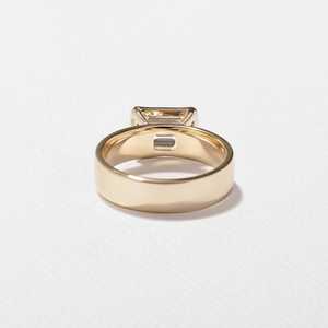 Bague de fiançailles solitaire en diamant de laboratoire taille émeraude, sertie à griffes, largeur 5,2 mm, minimaliste, en or massif 14k 18k, 1,73 ct, clarté VS+ - Product Image 5