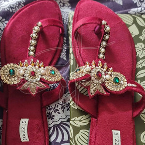 รองเท้าผู้หญิงคุณภาพดีที่สุด แบรนด์ส่วนตัว แบบโคลฮาปุรี สำหรับมืออาชีพ พื้นรองเท้ากันลื่น ผ้ากำมะหยี่พิมพ์ลาย พื้นรองเท้าด้านนอกทำจากหนังแท้ - Product Image 5