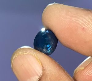 Zafiro Azul Natural Neelam - 5.87 quilates |   Gema de Zafiro Azul Certificada para Anillo y Colgante - Product Image 2